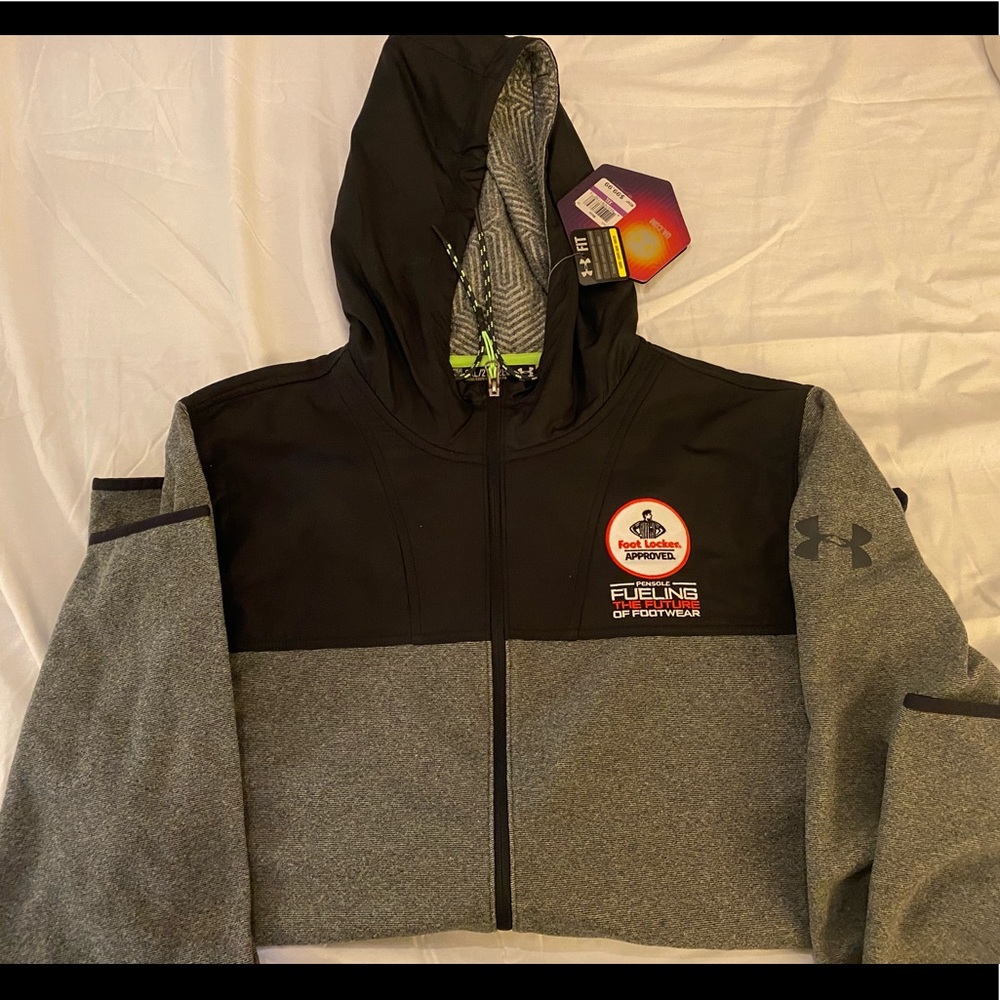 Selling under Armour Footlocker sweater jacket